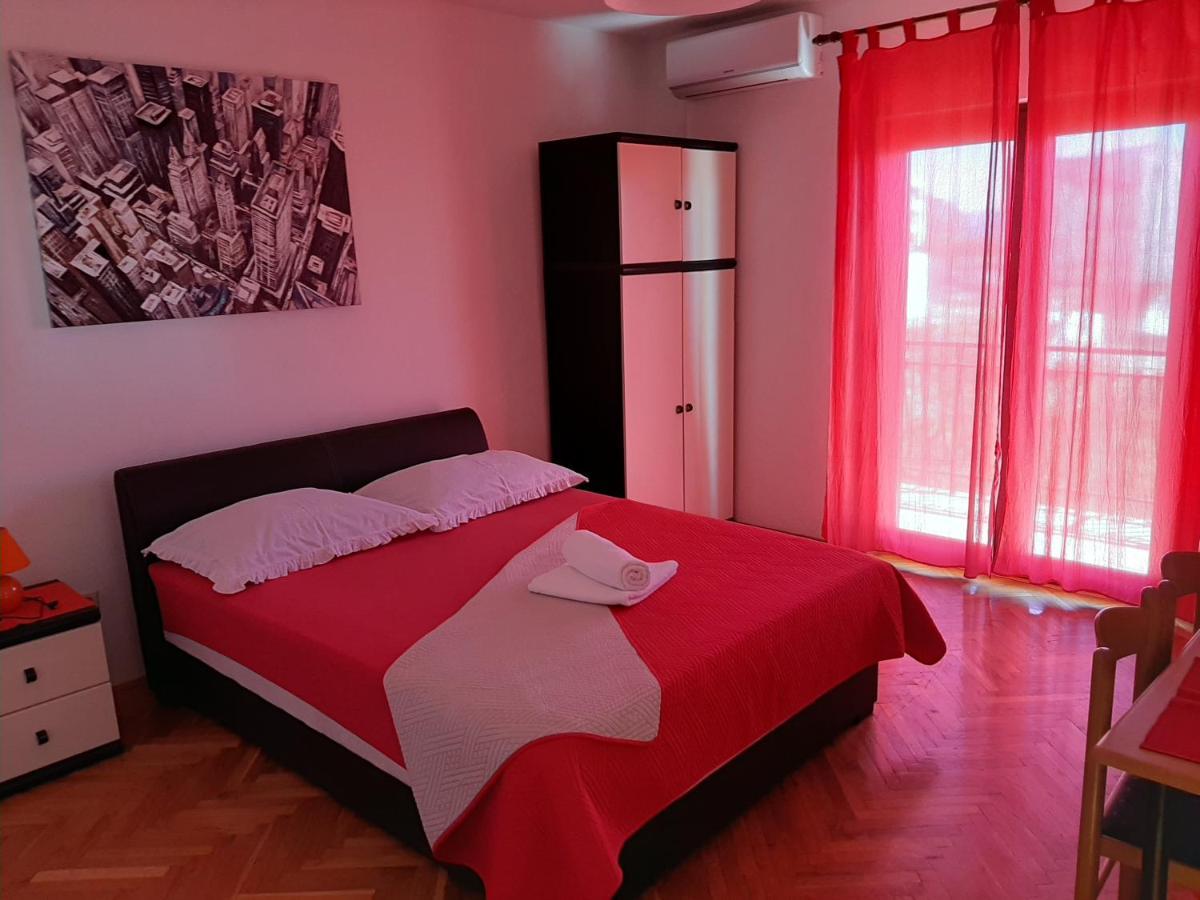 Apartments Ana Подстрана Екстериор снимка