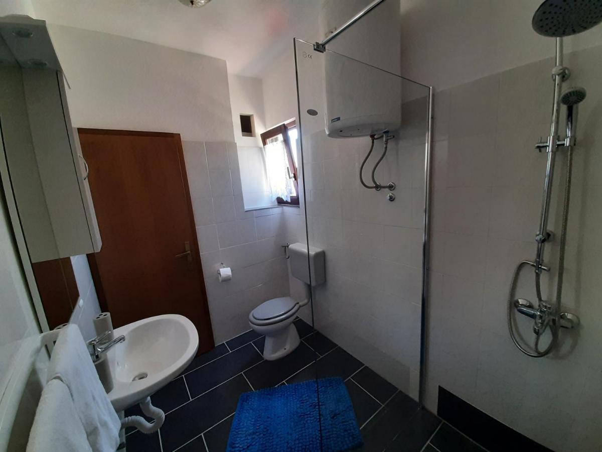 Apartments Ana Подстрана Екстериор снимка