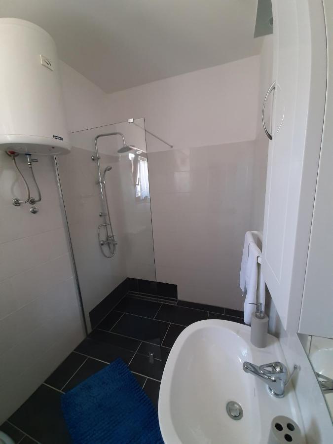 Apartments Ana Подстрана Екстериор снимка