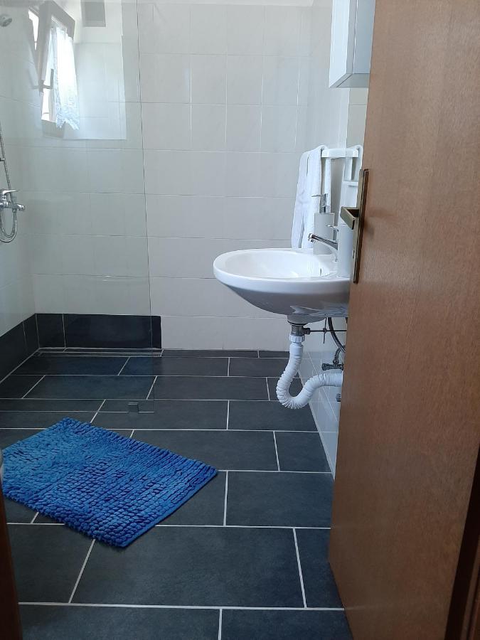 Apartments Ana Подстрана Екстериор снимка